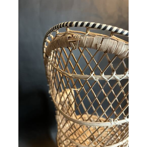 Wicker Peacock Rattan Chair | 15" tall | Plant\Doll Stand | Retro | BOHO | VTG - Picture 5 of 10